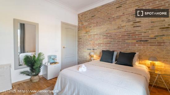 Habitación en piso compartido en barcelona. - BARCELONA