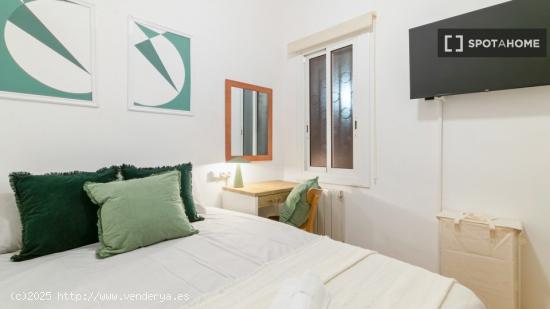 Habitación en piso compartido en barcelona. - BARCELONA