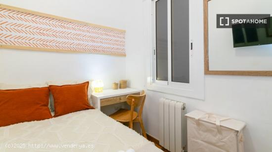 Habitación en piso compartido en barcelona. - BARCELONA