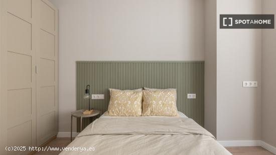 Se alquila habitación en Barcelona - BARCELONA