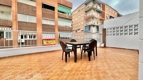  ESTUPENDO ATICO EN EL CENTRO DE ORIHUELA, TERRAZA EN PLANTA DE 40M2, LISTO PARA VIVIR TODO AMUEBLADO 