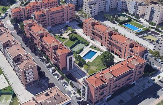 MAGNIFICA VIVIENDA DE 2 DORMITORIOS + 2 BAÑOS EN URBANIZACIÓN PINAR DE JALÓN - VALLADOLID