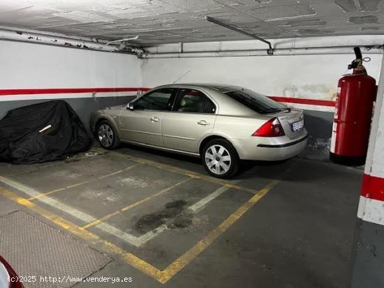 ¡PARKING MUY PRÁCTICO EN EL CENTRO DE POBLENOU! - BARCELONA