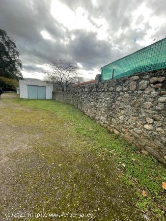 Terreno en venta con tres naves en Cartes - CANTABRIA