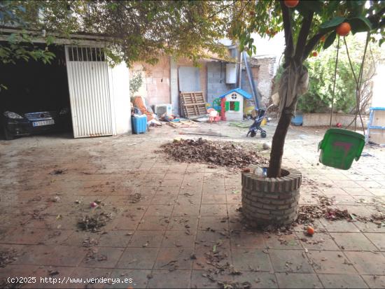 VENTA DE SOLAR EN MARACENA JUNTO A LAS VIAS DEL METRO - GRANADA