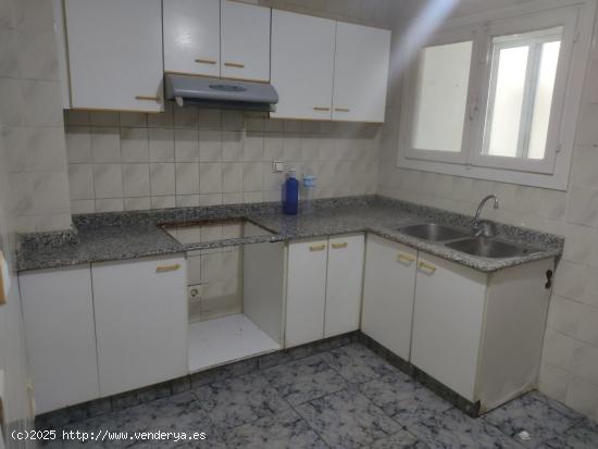 VIVIENDA DE 3 DORMITORIOS CENTRICA EN ZONA SAN CRISPIN - ALBACETE