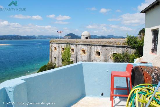 Se vende casa en Santoña con espectaculares vistas a la bahía - CANTABRIA