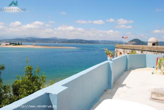 Se vende casa en Santoña con espectaculares vistas a la bahía - CANTABRIA