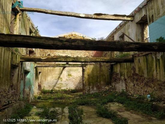 Se vende casa con terreno para reformar en Rasines - CANTABRIA