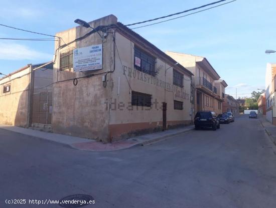 NAVE INDUSTRIAL EN TOBARRA DE 875 M2 - ALBACETE