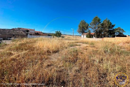 SOLAR UBANO EN ARCAS - CUENCA