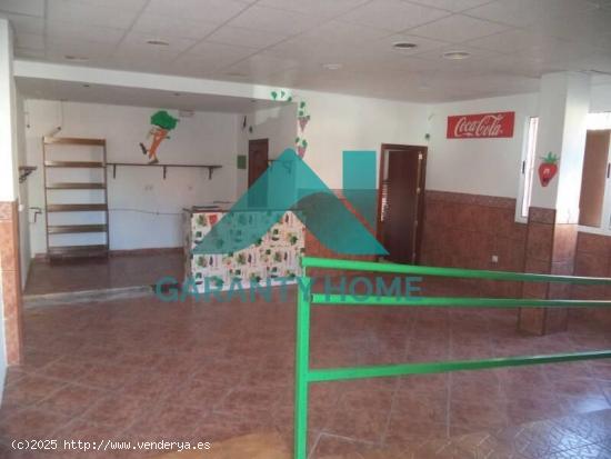 SE VENDE local en zona Mejostilla - CACERES