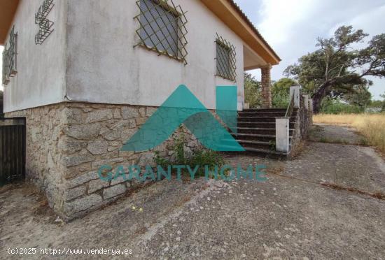 SE VENDE CHALET EN ZONA MONTE DEL CASAR - CACERES