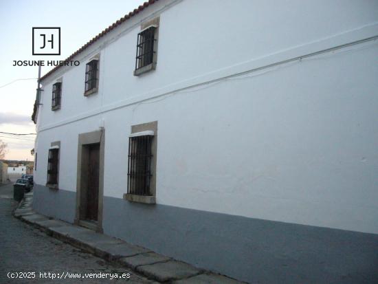 CASA DEL SIGLO XIX!! MUY BIEN CONSERVADA - BADAJOZ