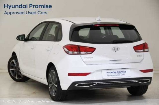 Hyundai i30 ( 1.5 DPI Klass SLX 110 )  - Pamplona