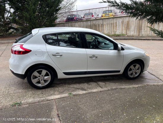 Renault Megane 1.6 16v 110 - Burgos