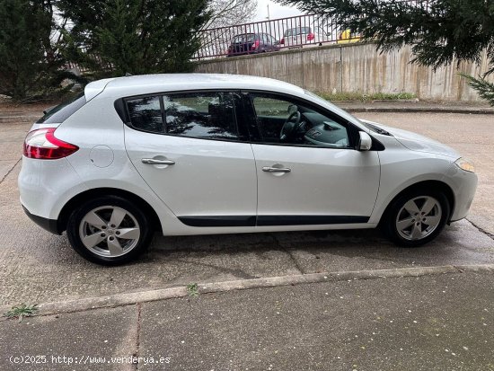 Renault Megane 1.6 16v 110 - Burgos