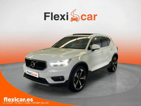 Volvo XC40 2.0 D4 AWD Momentum Auto - Mairena del Aljarafe