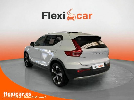 Volvo XC40 2.0 D4 AWD Momentum Auto - Mairena del Aljarafe