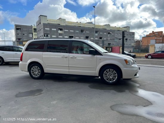 Chrysler Voyager SE 2.8 CRD Auto SILVER - Parla