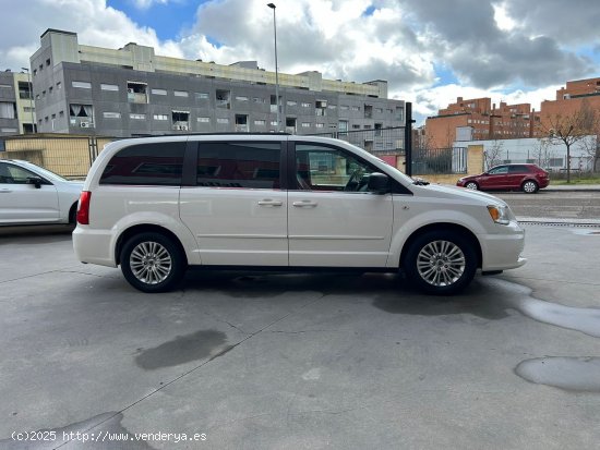 Chrysler Voyager SE 2.8 CRD Auto SILVER - Parla