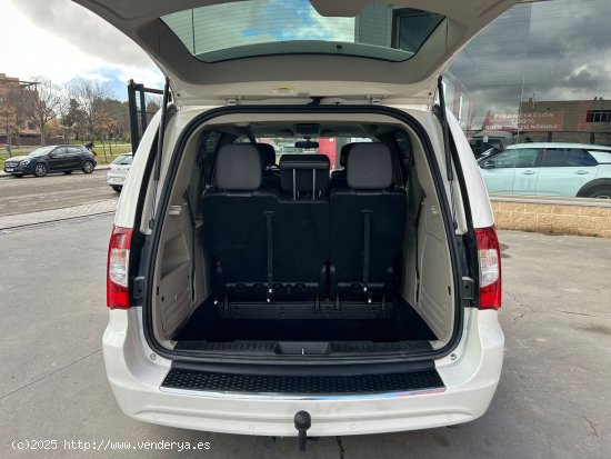 Chrysler Voyager SE 2.8 CRD Auto SILVER - Parla