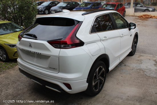 Mitsubishi Eclipse Cross 2.4 PHEV Kaiteki+ Auto 4WD - Madrid