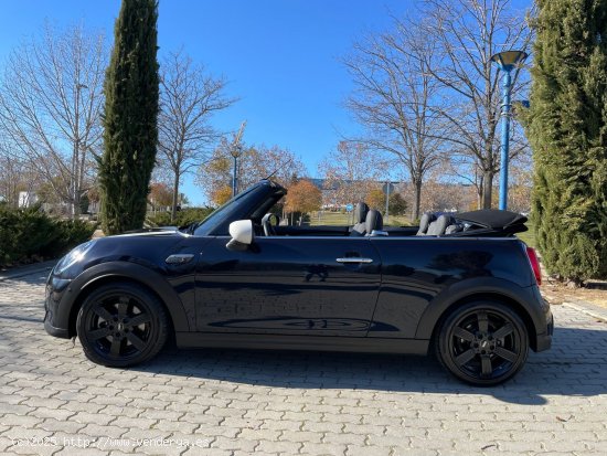 MINI Cabrio Cooper S 2.0 178cv 7 vel. *IVA deducible* *Garantía MINI* *15.000 km* *2024* *Nacional*