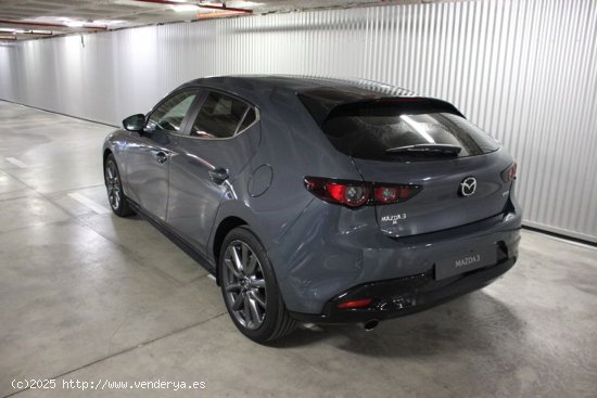 Mazda 3 2.0 SKYACTIV-G 88KW EVOLUTION 5P - Barcelona