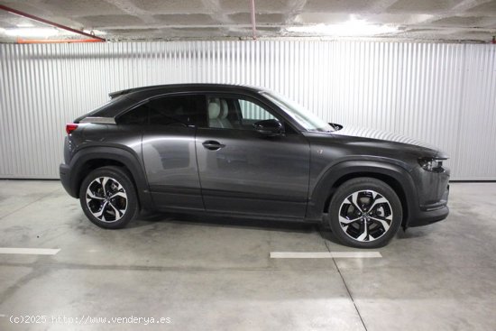 Mazda MX-30 0.8 EREV SKYACTIV MAKOT PREM ROOF MODERN 5P - Barcelona