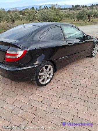 Mercedes 220 C  Sportcoupe de 2004 por 3.900 EUR. en Jaen