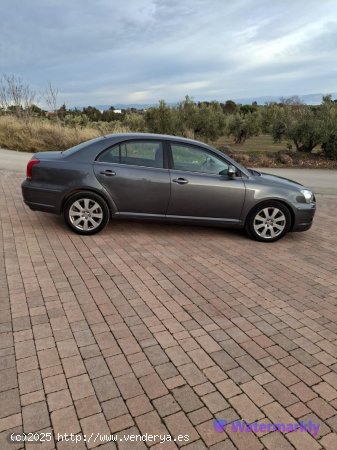 Toyota Avensis 2.0 Sol 126CV de 2008 con 291.000 Km por 3.900 EUR. en Jaen