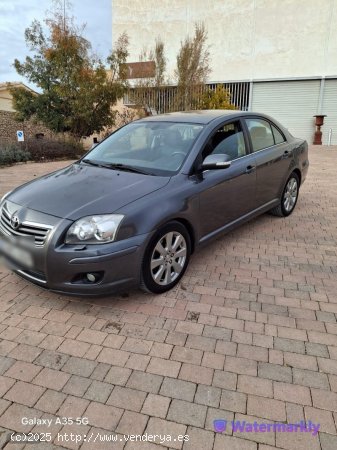 Toyota Avensis 2.0 Sol 126CV de 2008 con 291.000 Km por 3.900 EUR. en Jaen