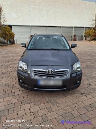 Toyota Avensis 2.0 Sol 126CV de 2008 con 291.000 Km por 3.900 EUR. en Jaen