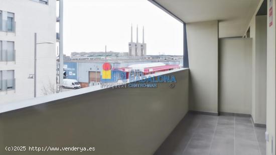 Piso de 2 Habitaciones, con Parking incluido y Zona Comunitaria con Piscina en la zona del Canal - B