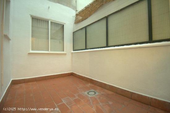 BONITO PISO DE 3 DORMITORIOS CON PATIO, PLAZA DE GARAJE Y TRASTERO. - BADAJOZ