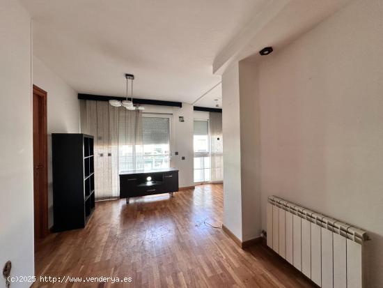 SE VENDE DÚPLEX EN TERRASSA, ZONA ESPORTIVA - BARCELONA