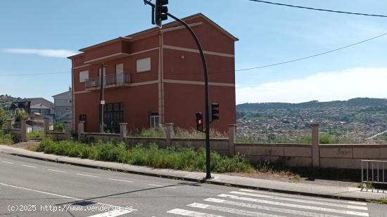  Casa 4 dormitorios en Avenida de Aeropuerto - PONTEVEDRA 