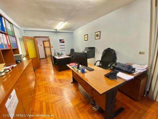 Piso de 4 dormitorios zona Vialia - PONTEVEDRA