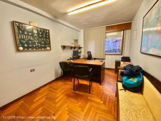 Piso de 4 dormitorios zona Vialia - PONTEVEDRA