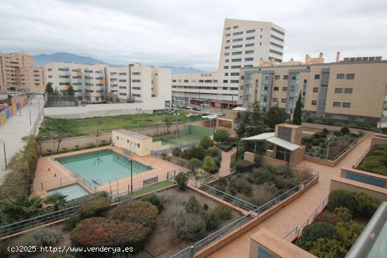 Espectacular piso de 3 dormitorios en Campus de la Salud (PTS) - GRANADA