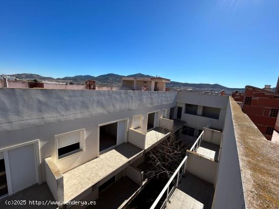 INVERSORES!!! EDIFICIO EN VENTA AL 70% en Hondón de los Frailes - ALICANTE