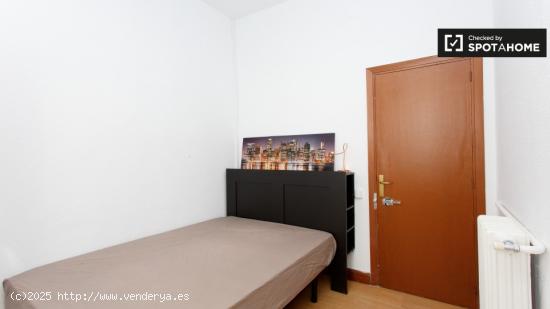 Habitación íntima con calefacción en piso compartido, Chamberí - MADRID