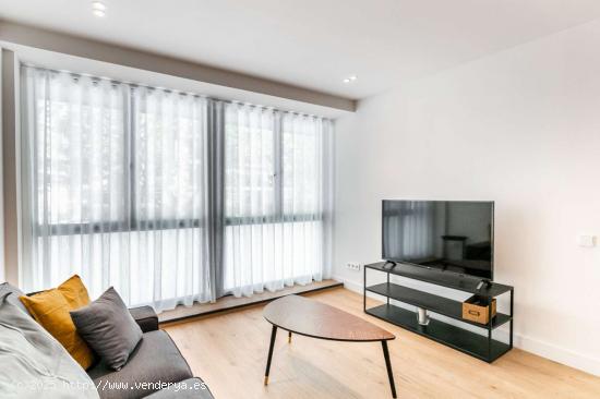  Amplio y moderno apartamento amueblado y equipado en Comte d'Urgell - BARCELONA 