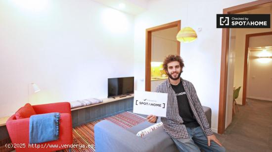 Piso renovado de 2 habitaciones en alquiler en Sants, cerca de Plaça Espanya - BARCELONA