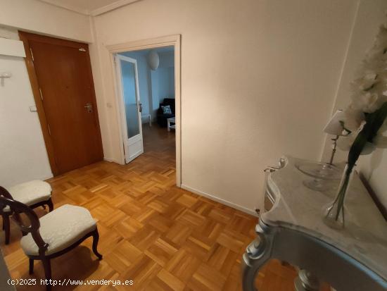 Alquiler del piso en Russafa de 3 habitaciones y 2 baños - VALENCIA