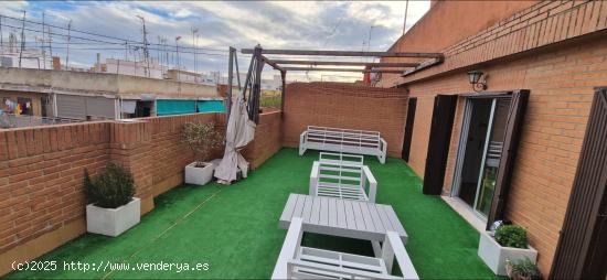 Amueblado atico con TERRAZA GRANDE de 2 habitaciónes - VALENCIA