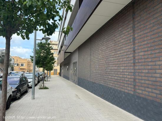 Local Comercial Versátil en MONTGAT en Zona de Alto Potencial - BARCELONA