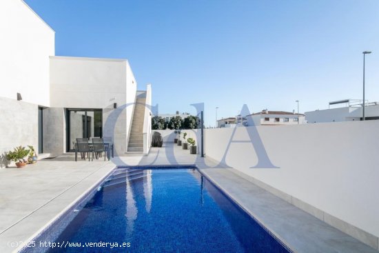 Villa en venta en Daya Nueva (Alicante)