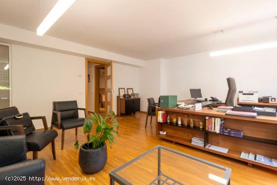 Triplex en venta en la calle Gosol - BARCELONA